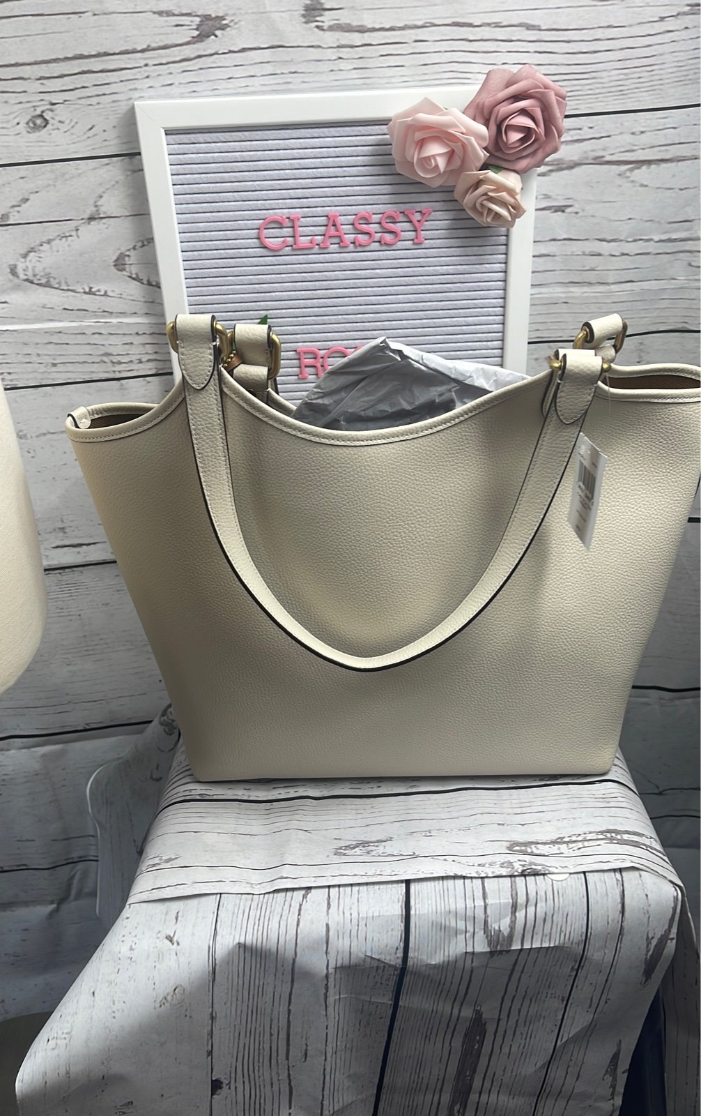 Beautiful Women’s NWTs Coach shops Purse