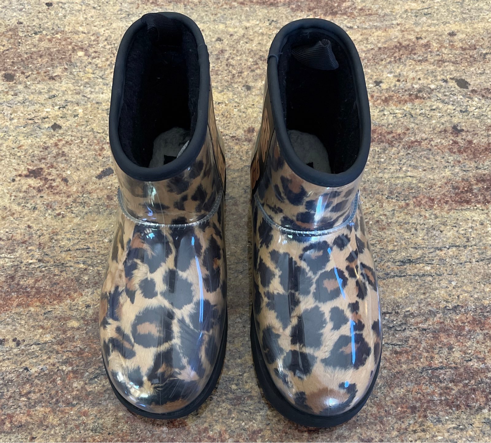 【1回着美品】UGG☆CLASSIC CLEAR MINI PANTHER 23 1回着美品】UGG☆CLASSIC CLEAR MINI PANTHER 23 Classic Clear