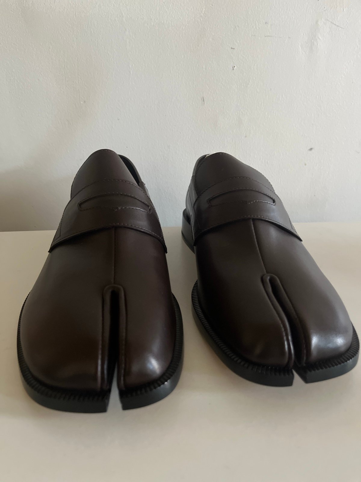 MAISON MARGIELA Size 39 New In Box Tabi Loafers in Leather
