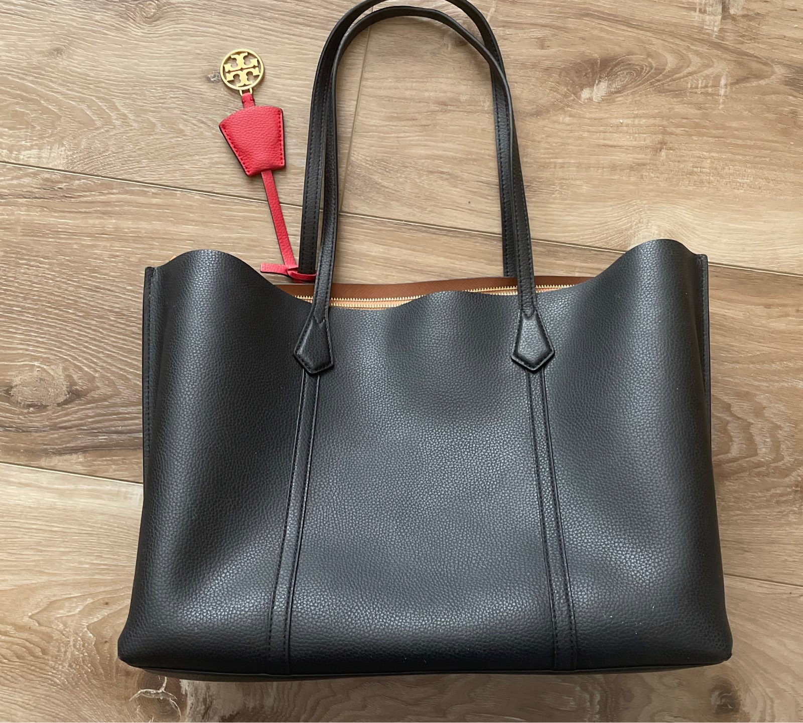 Tory burch PERRY shops bag (large) black $448