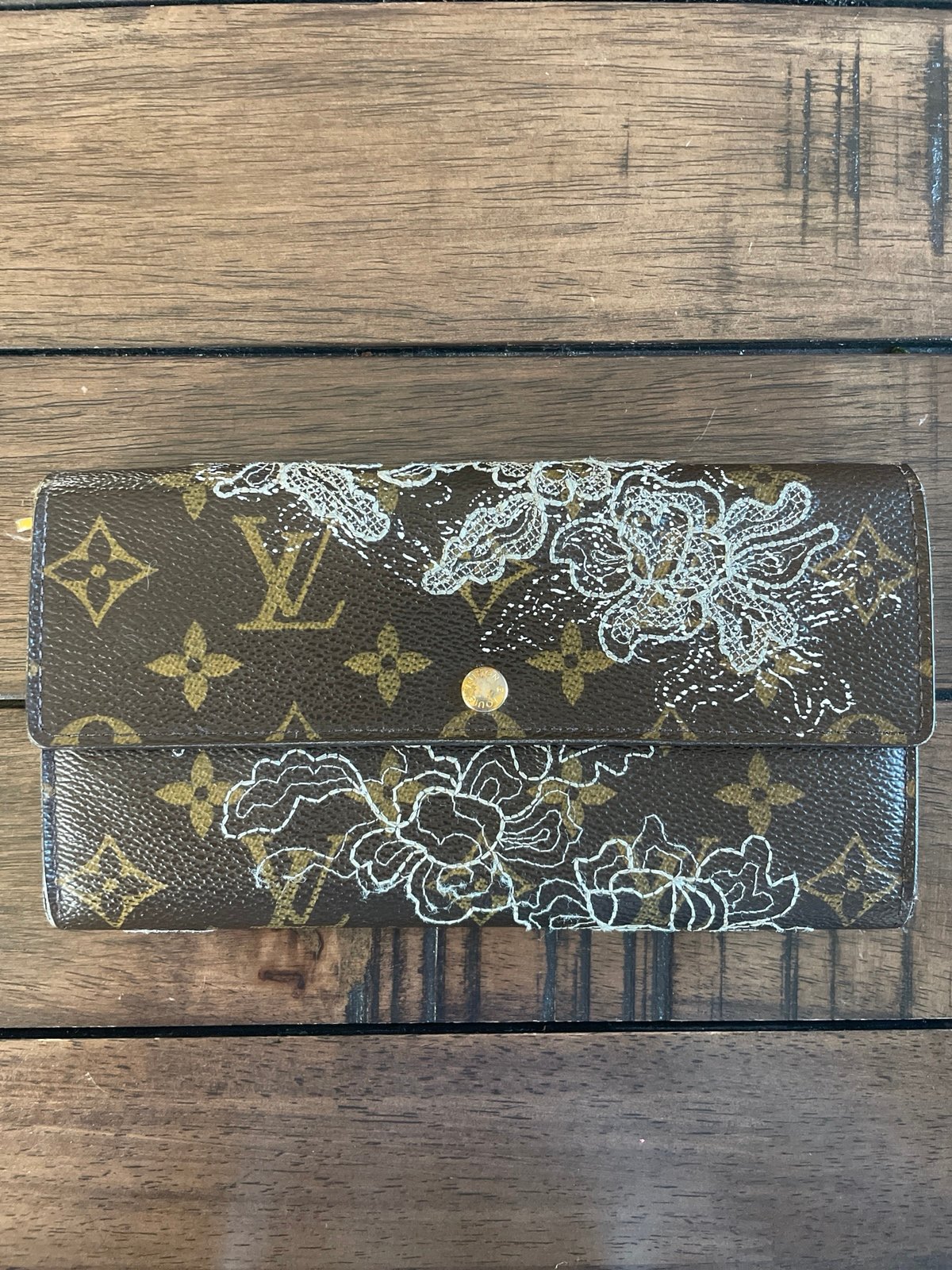 Louis Vuitton Limited Edition - Preowned Monogram Dentelle Sarah Wallet