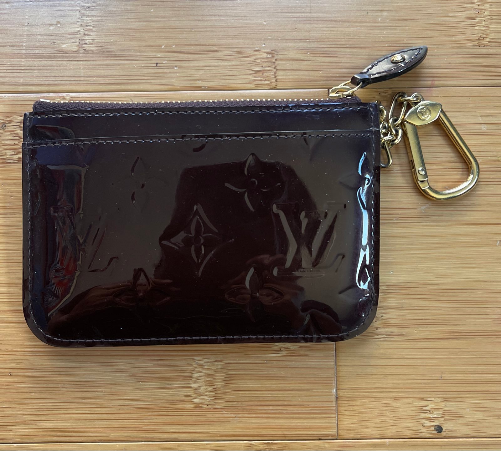 Louis Vuitton Vernis Cles shops Amarante Key - Wallet