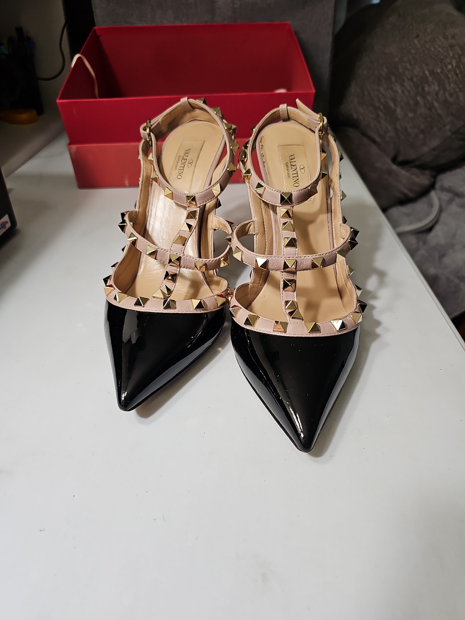 Valentino Garavani 40 1/2 heels