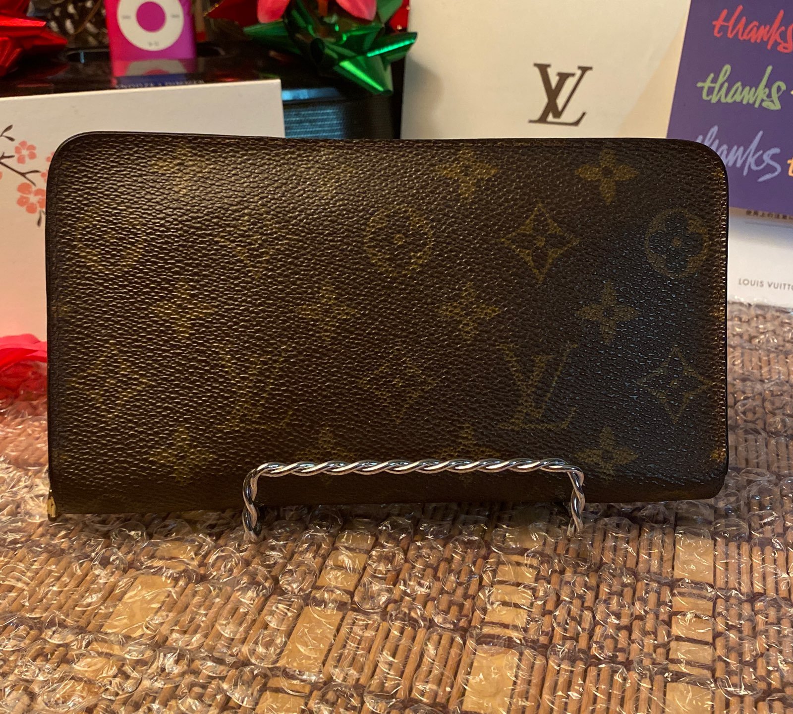 L❤️V*ZIPPY*Long Wallet*W/BOX&Dustbag*