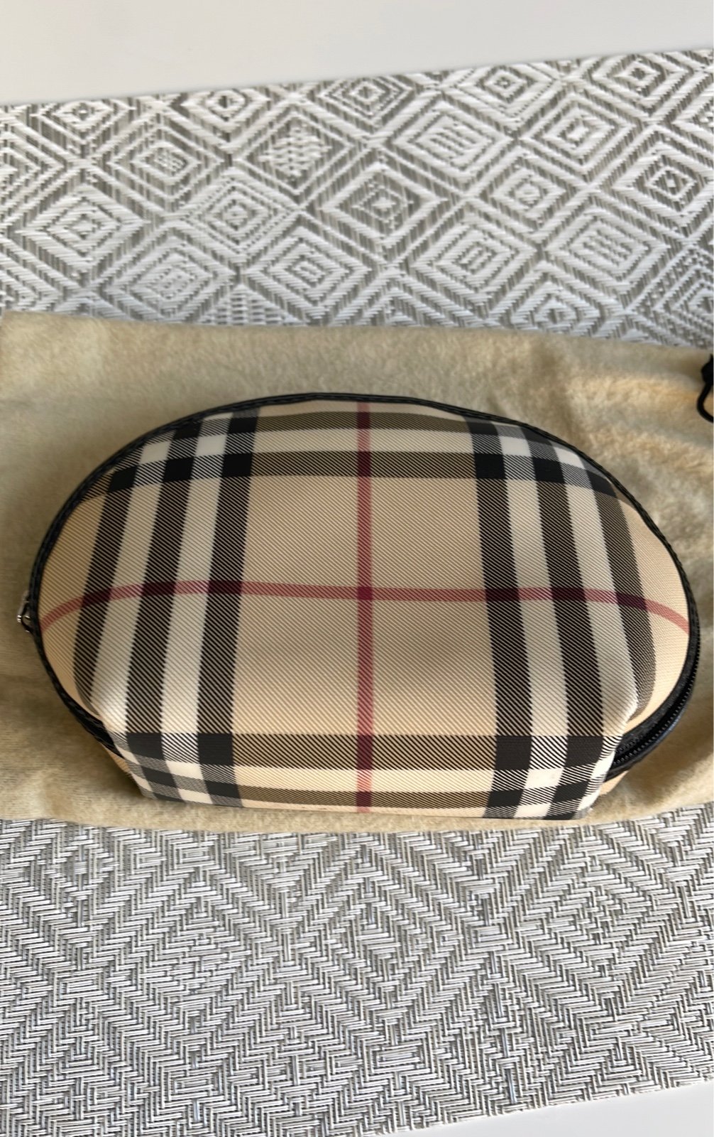 Used Authentic Burberry shops Make Up Pouch