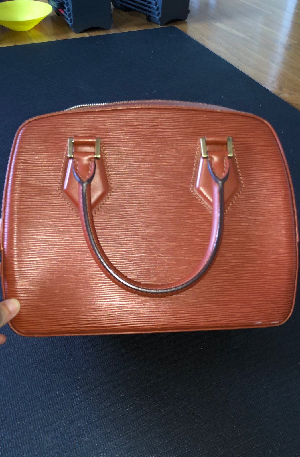 Louis Vuitton shops Epi Sablons Toledo Kenyan Fawn