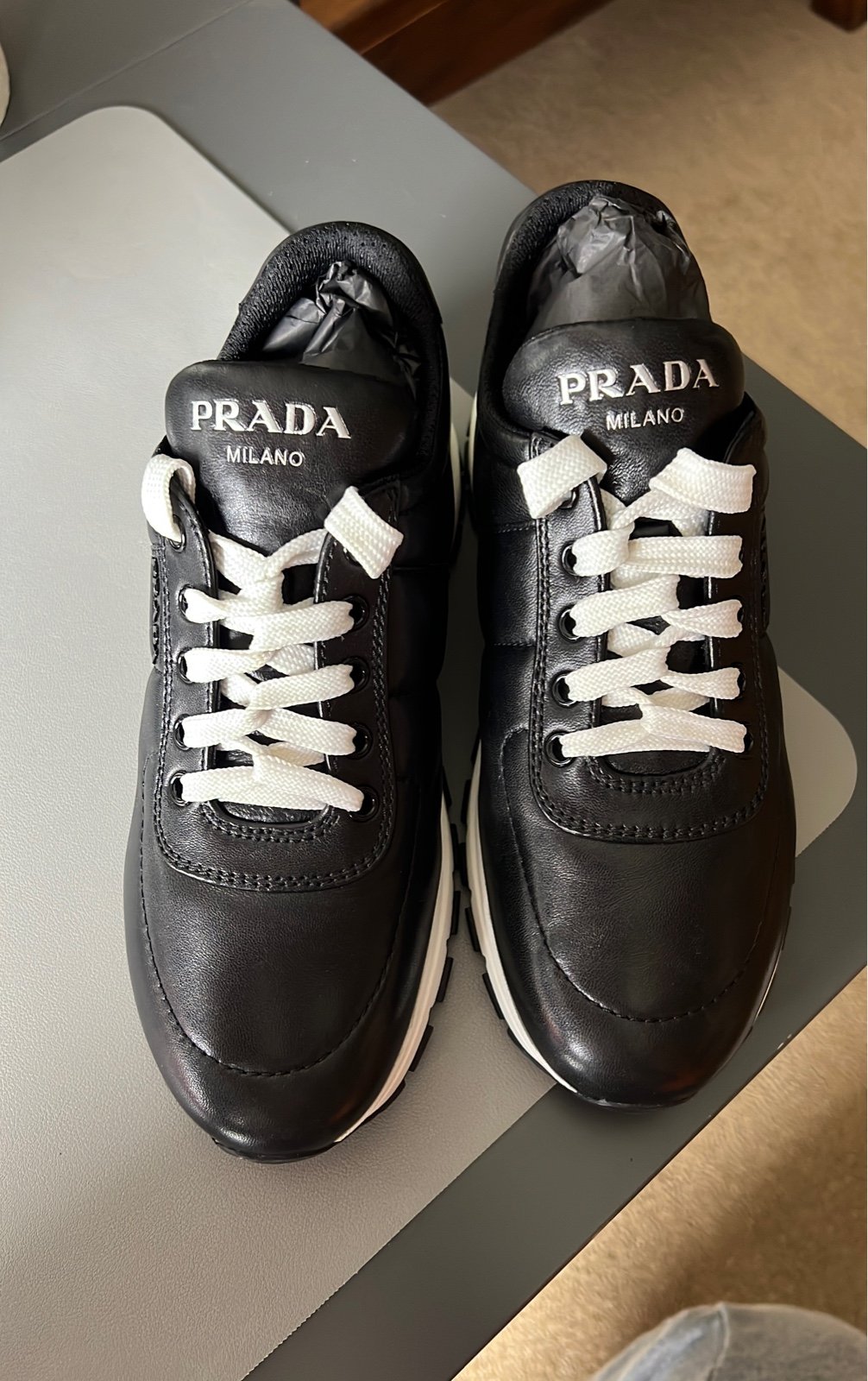 プラダ Prada Calf Leather Sneakers AUTHENTIC PRADA Calf Leather Sneakers