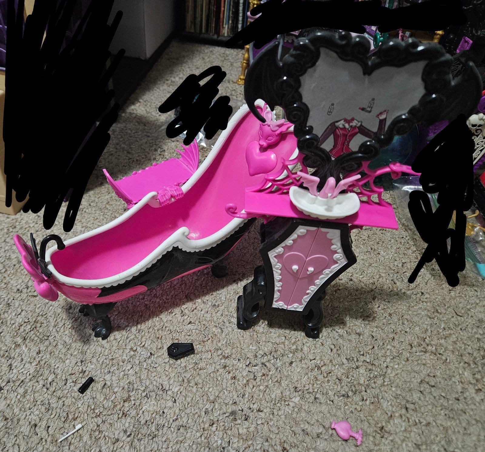 Mattel Monster High Draculauras Bathroom Playset Used NOT In Box