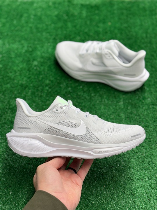 Nike Air Zoom Pegasus 41 White Womens Running Shoes FD2723-102 VNDS Sz 8.5