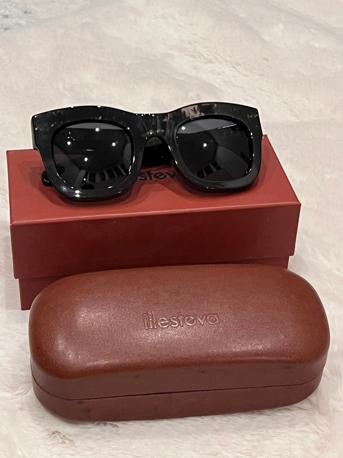 Illesteva Hamilton Sunglasses