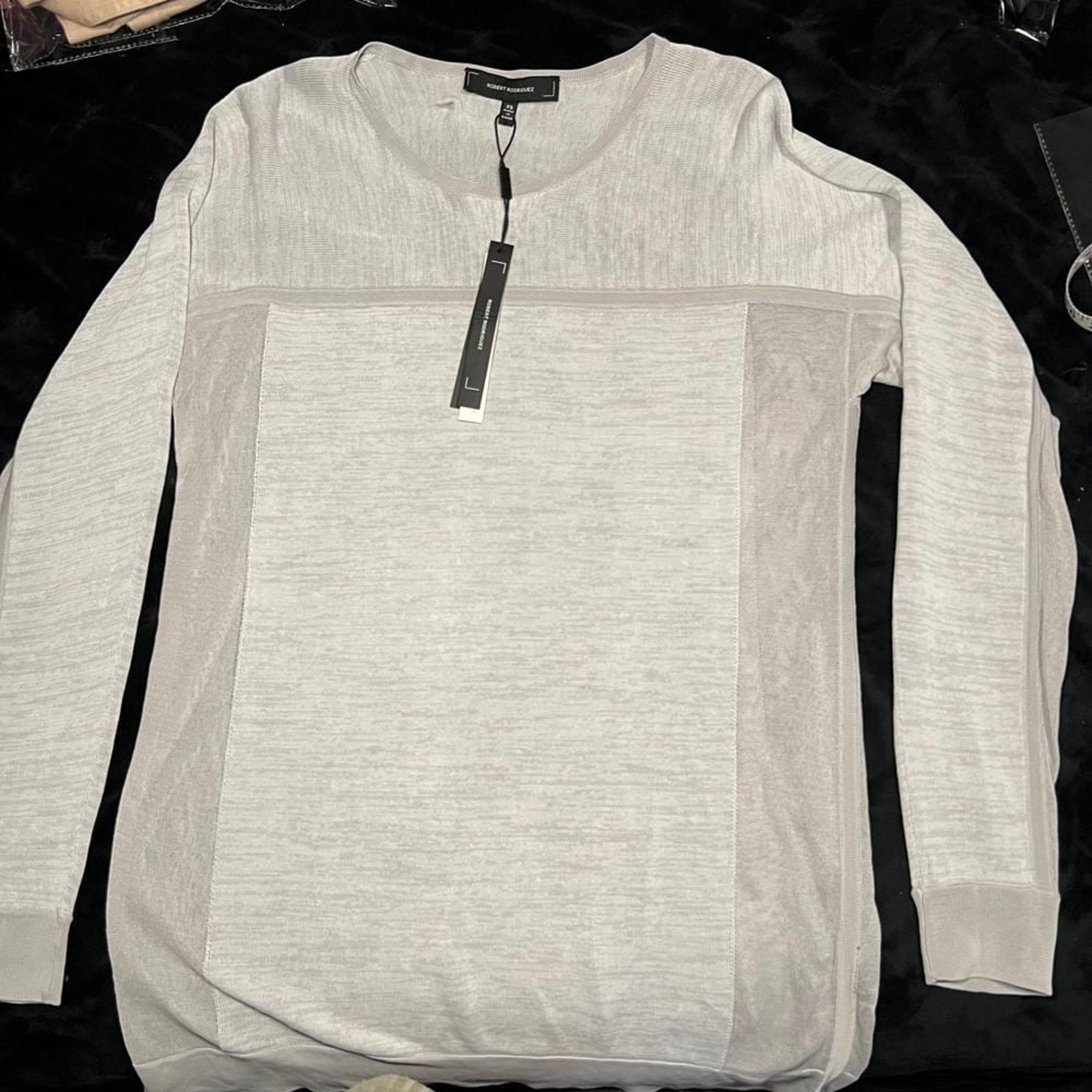 Modern Lightweight Long Sleeve Crew Neck Sweater in Light Gray Mixed Texture - Robert Rodriguez