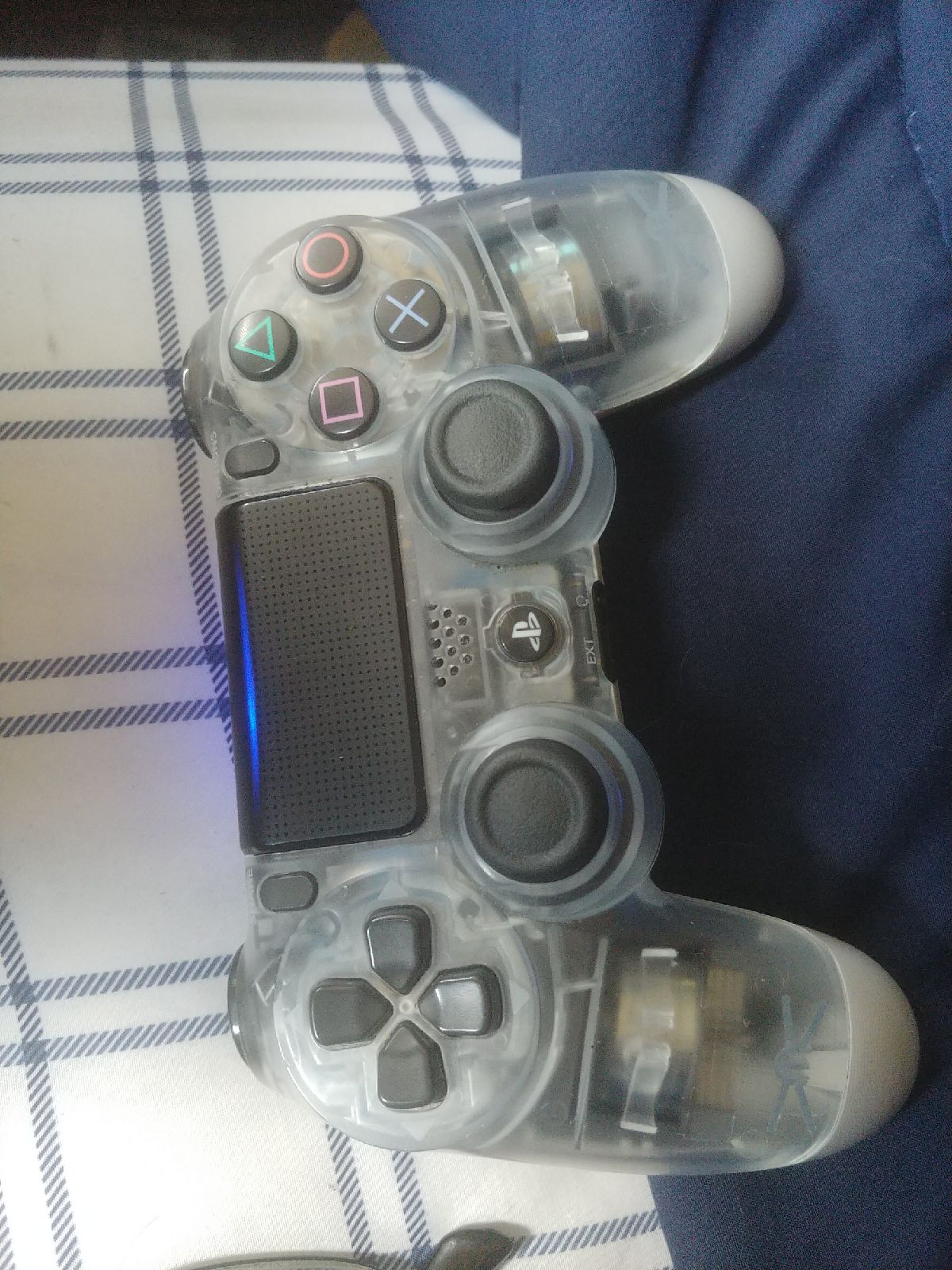 PS4 controller