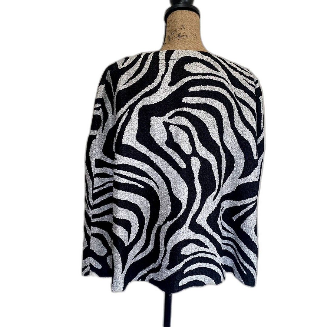 Chico's Abstract Zebra Stripe Cape Jacket Crinkle Texture Size Large (2)