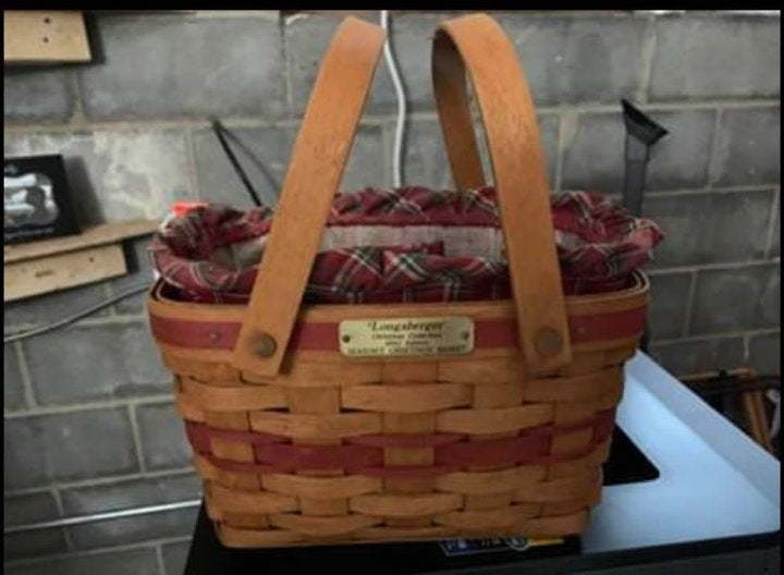 LONGABERGER SEASONS GREETINGS BASKET