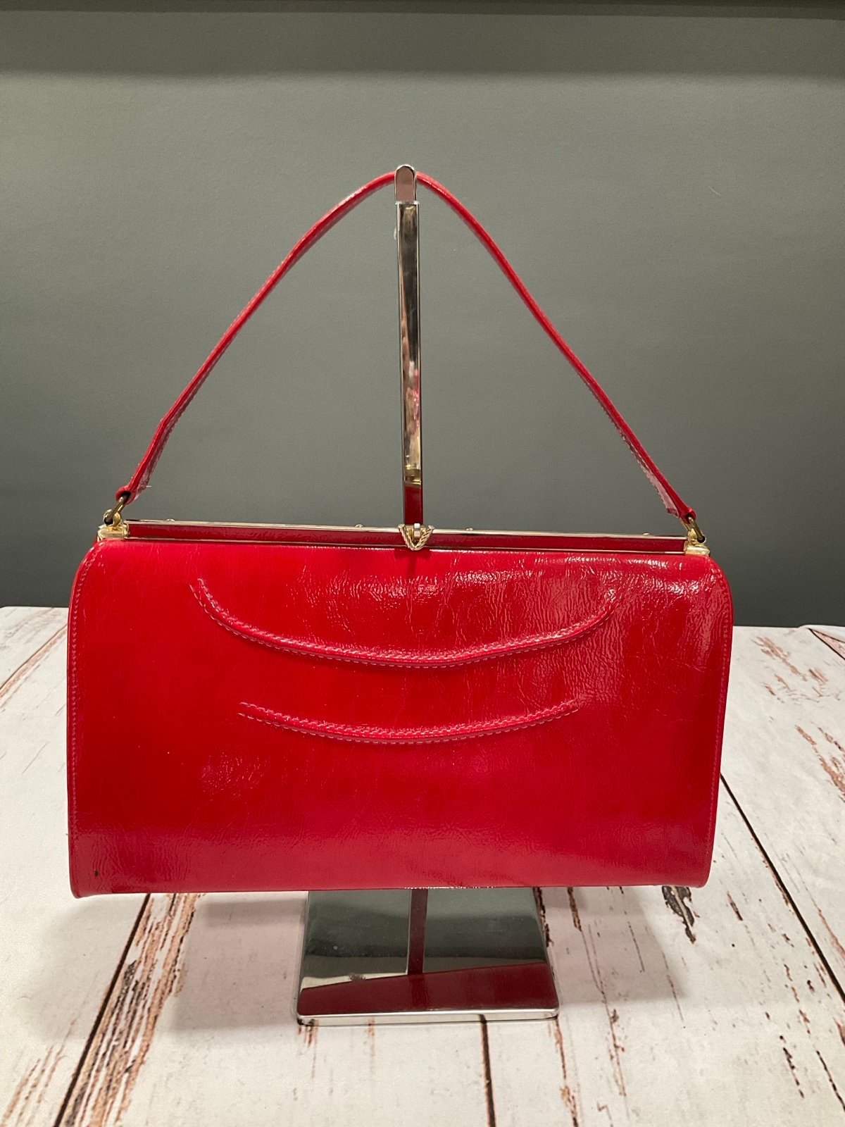 VINTAGE NATURALIZER RED LEATHER BAG