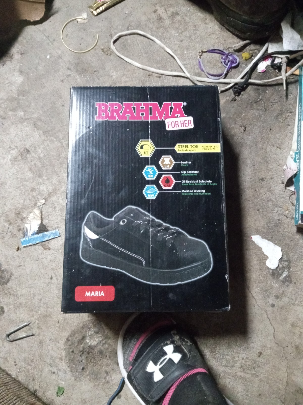 Steel toe shoes for women