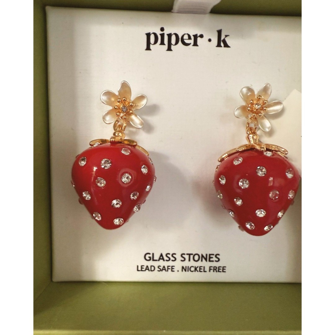 Beautiful glass strawberry drop earrings with gift box NWT Piper K