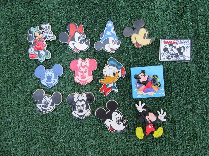Vintage Lot of 13 Disney Mickey Minnie Mouse Donald Duck Plastic Rubber Magnets
