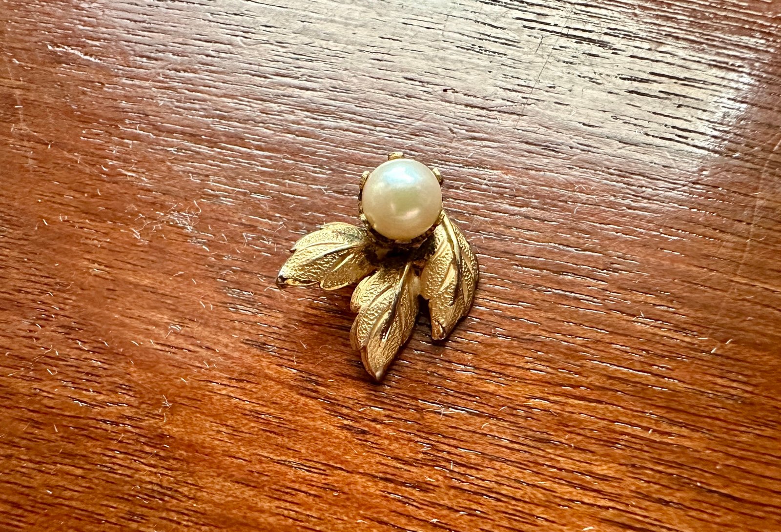 Vintage 12k Yellow Gold 6mm Wide Pearl Leaf Slide Necklace Pendant