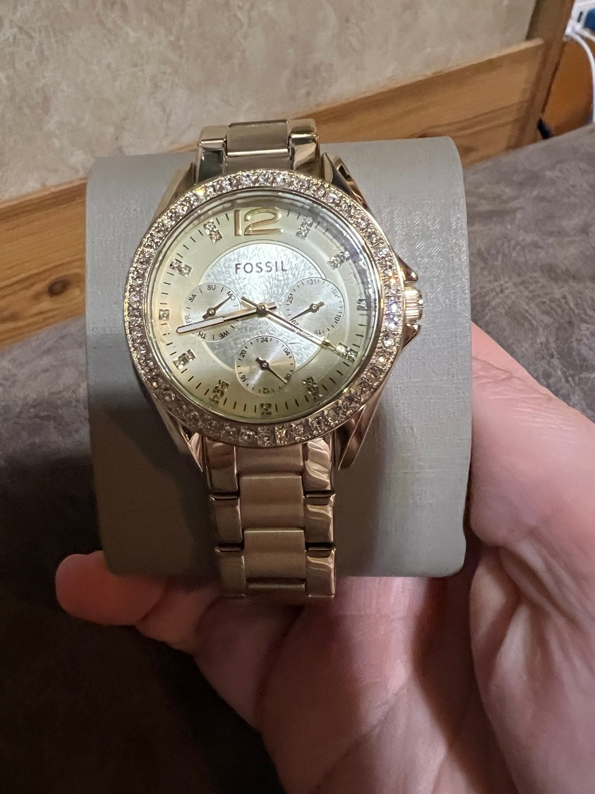Fossil Riley Watch Day Date 38mm Gold Tone Case Dial Band ES3203