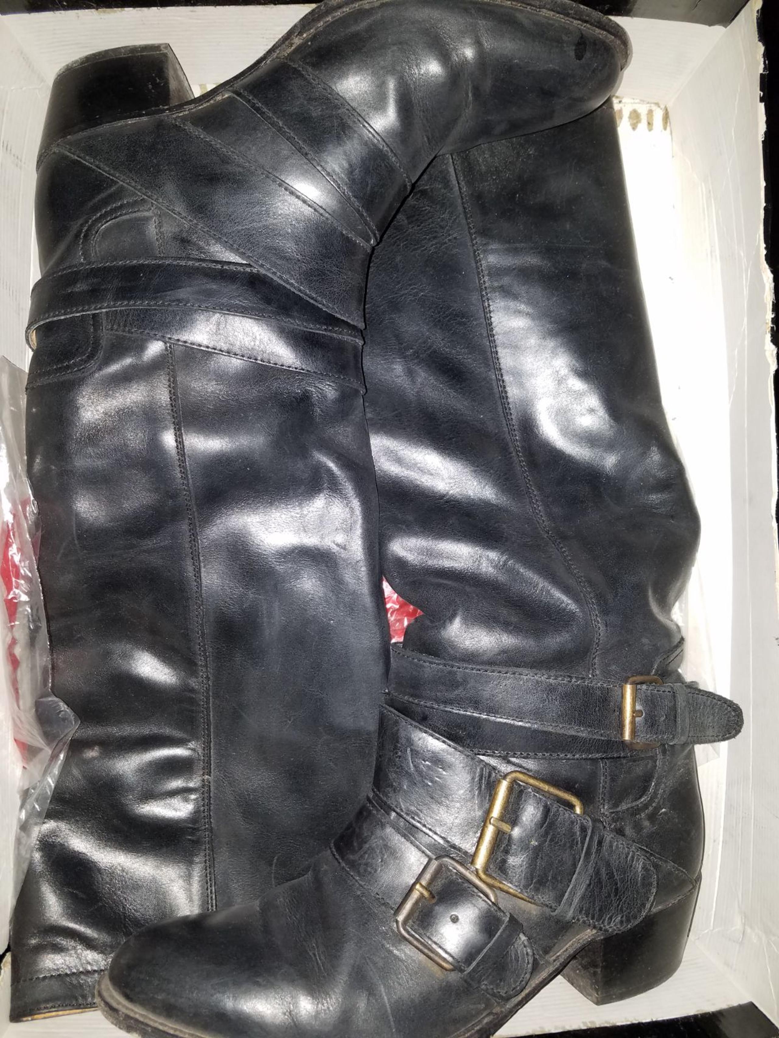 Womens boots size 11