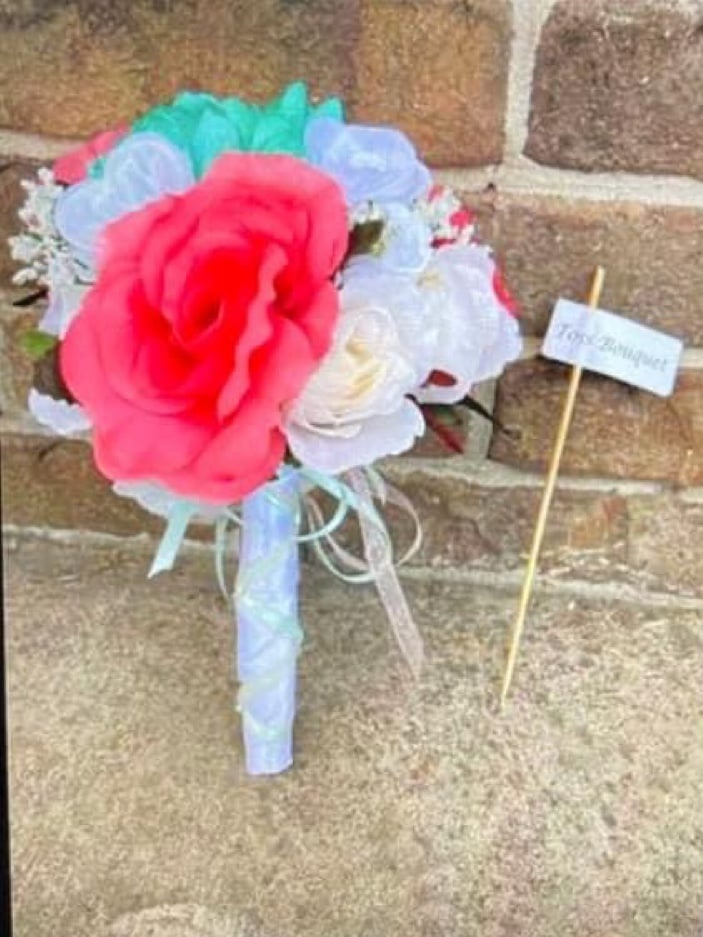 Toss bouquet