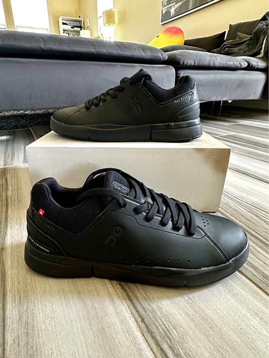 Men's On THE ROGER Advantage Casual Shoes - All Black 3MD10640 - Size 8