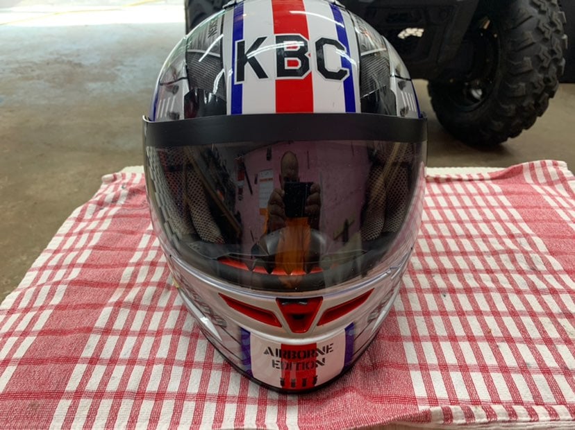 Kbc airborne spexial edition helmet