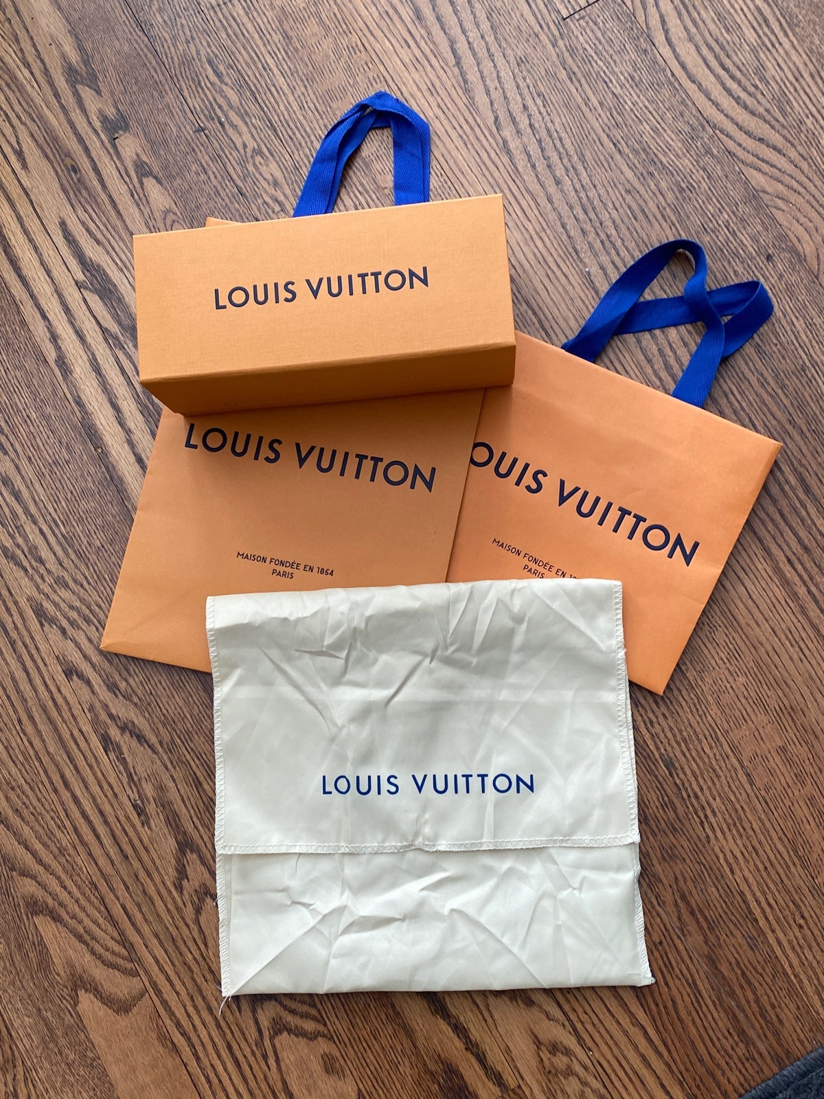 LV Box/bag