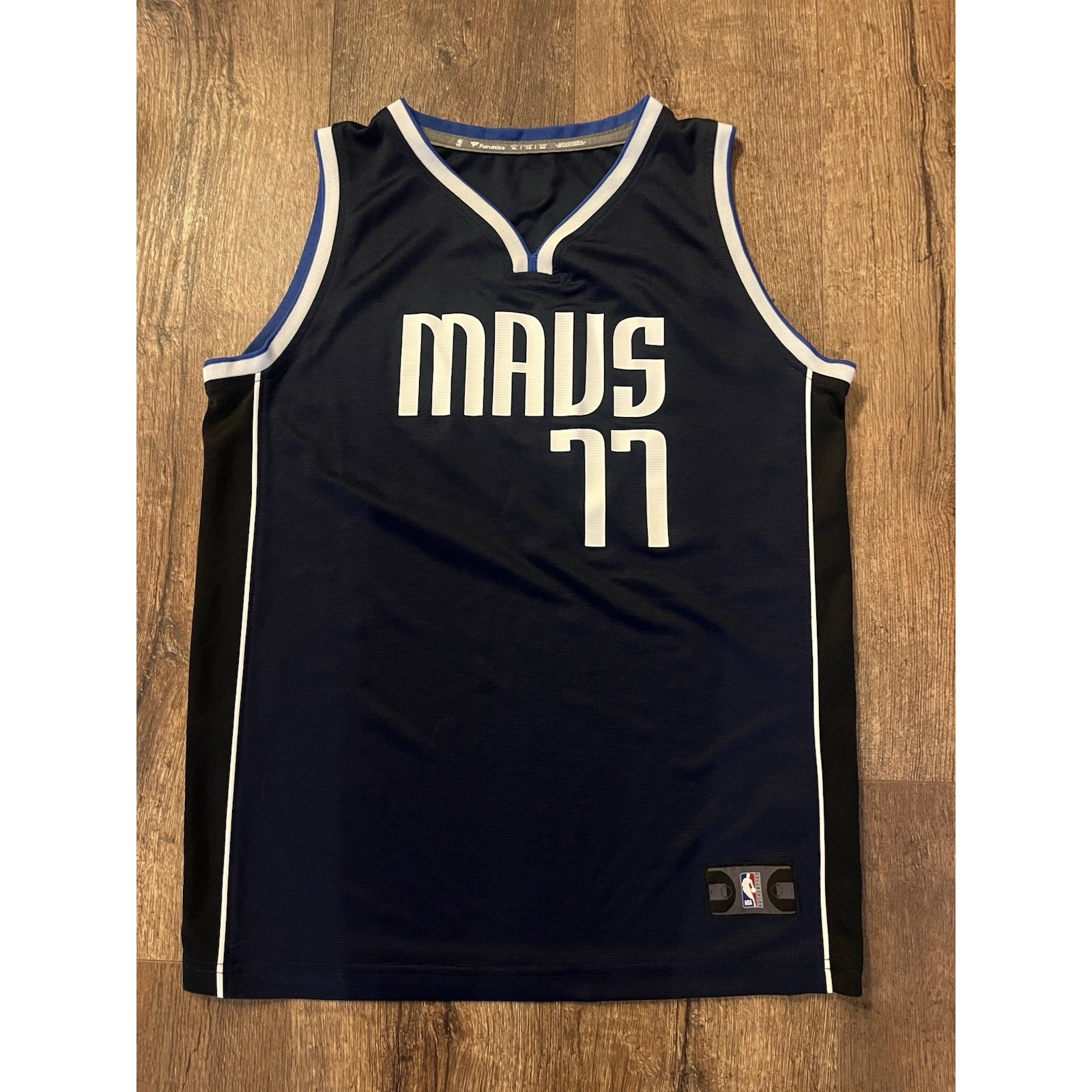 Luka Doncic Dallas Mavericks Mavs Jersey Fanatics Youth XL #77 Navy