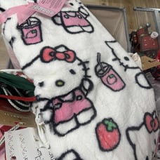 Hello Kitty strawberry faux fur blanket