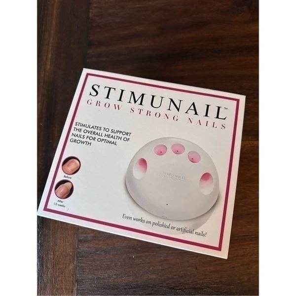 StimuNail red light therapy
