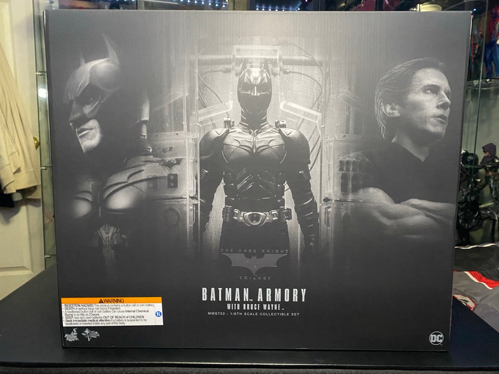Hot Toys Batman Armory with Bruce Wayne 2.0