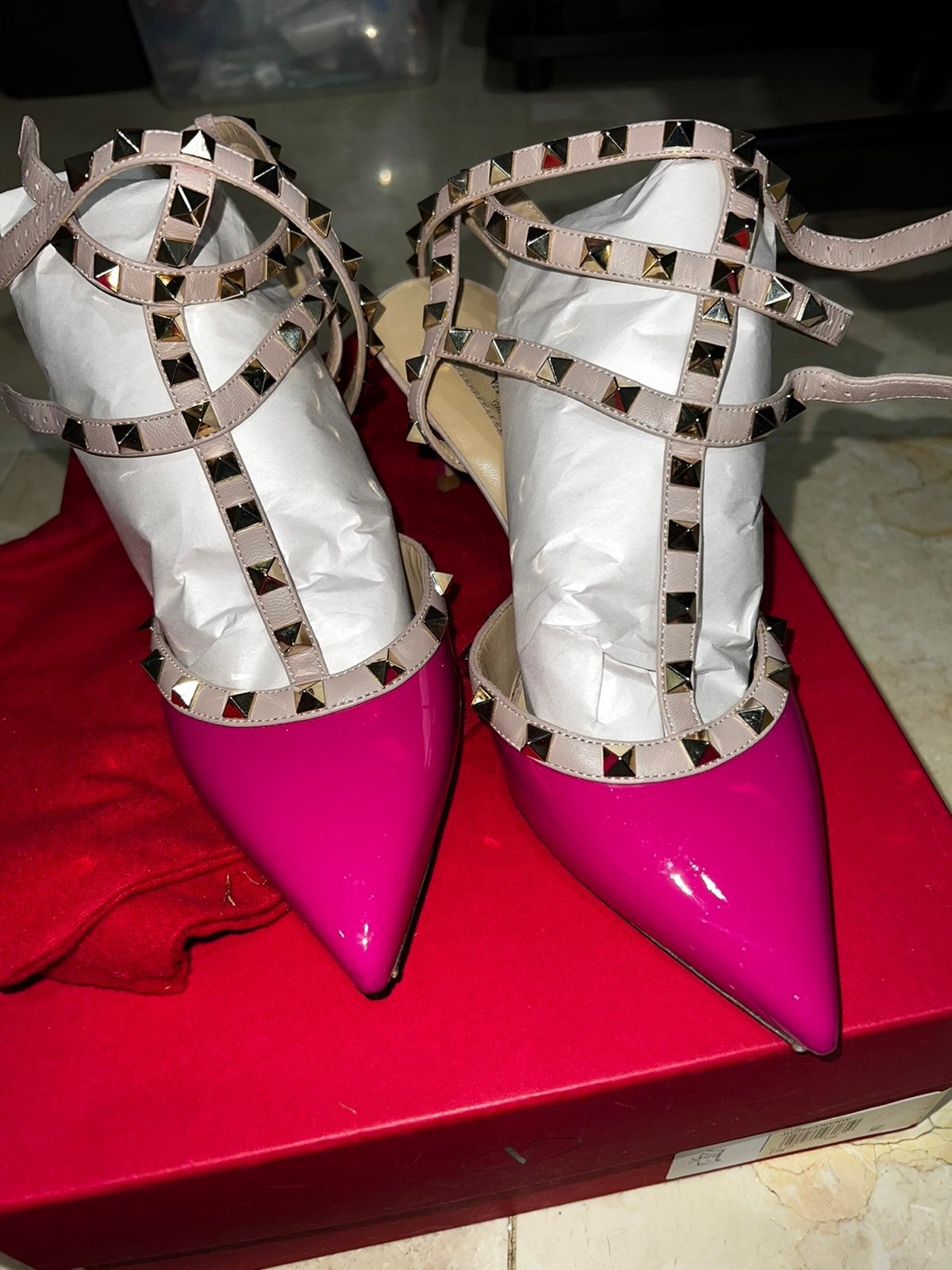 Valentino rockstuds