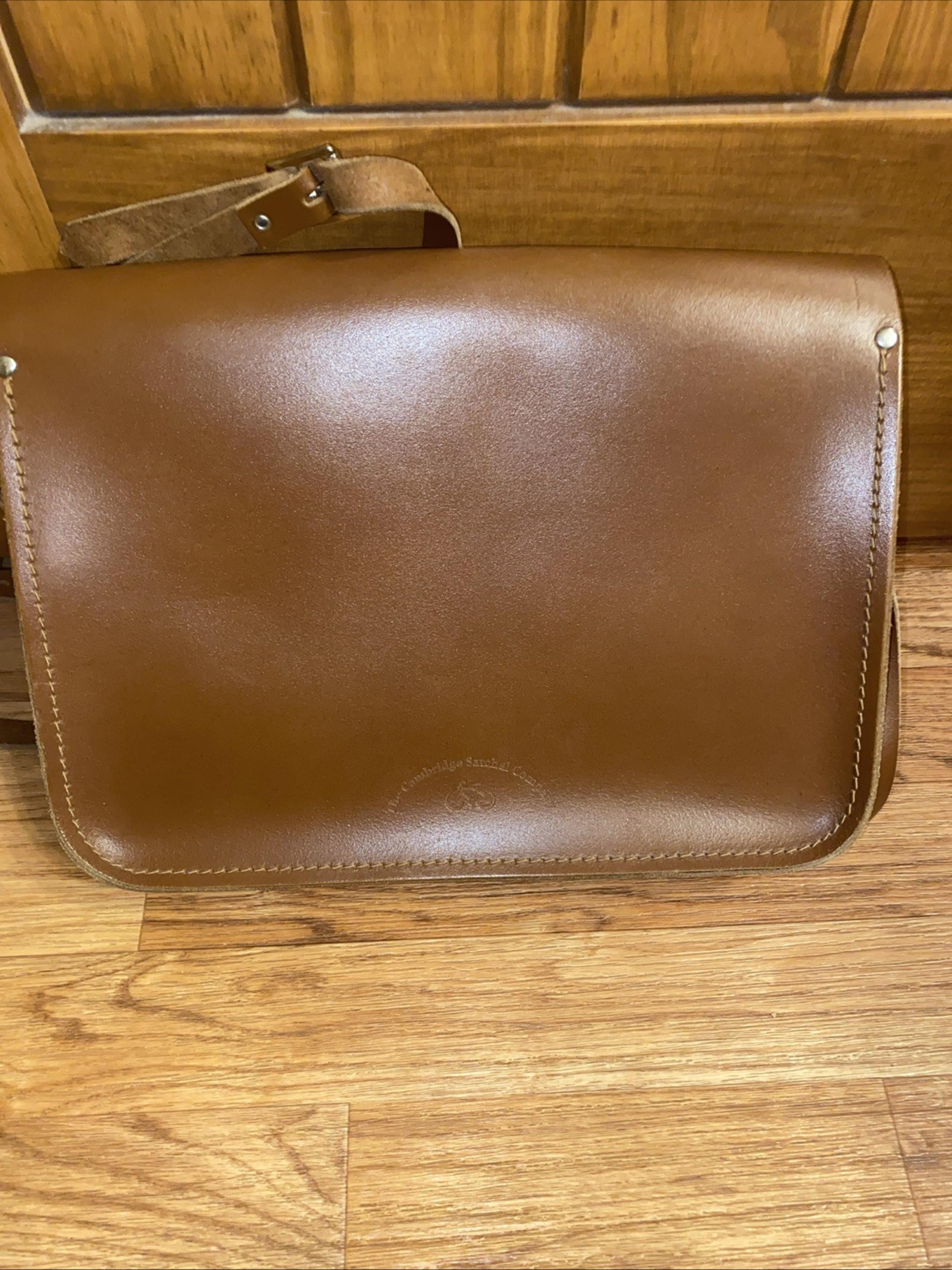 Cambridge Satchel Company Brown Leather Satchel Purse W/Strap Closure