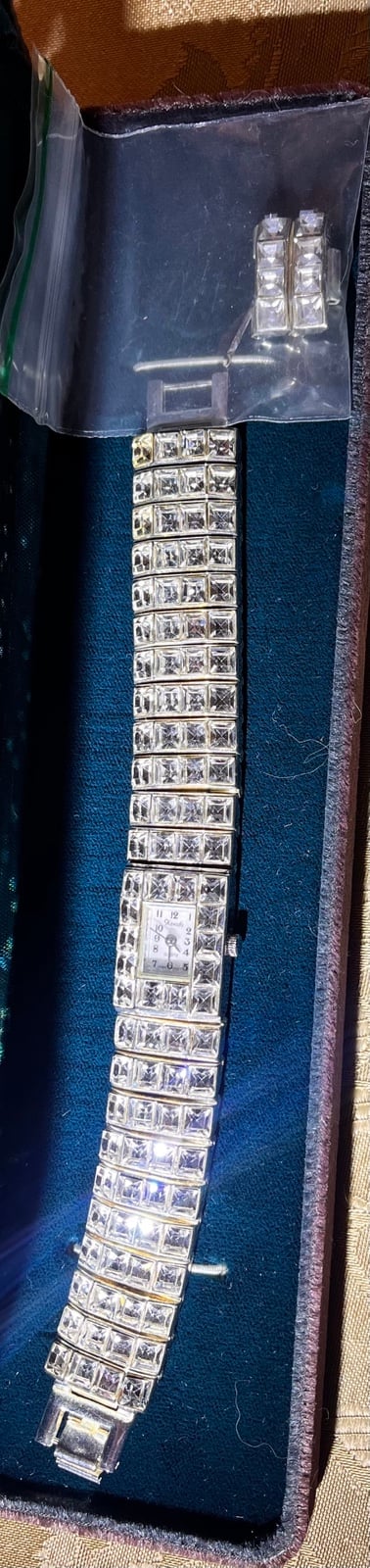 Vintage Xanadu Adjustable Watch Women Silver Tone Encrusted Crystals New Battery