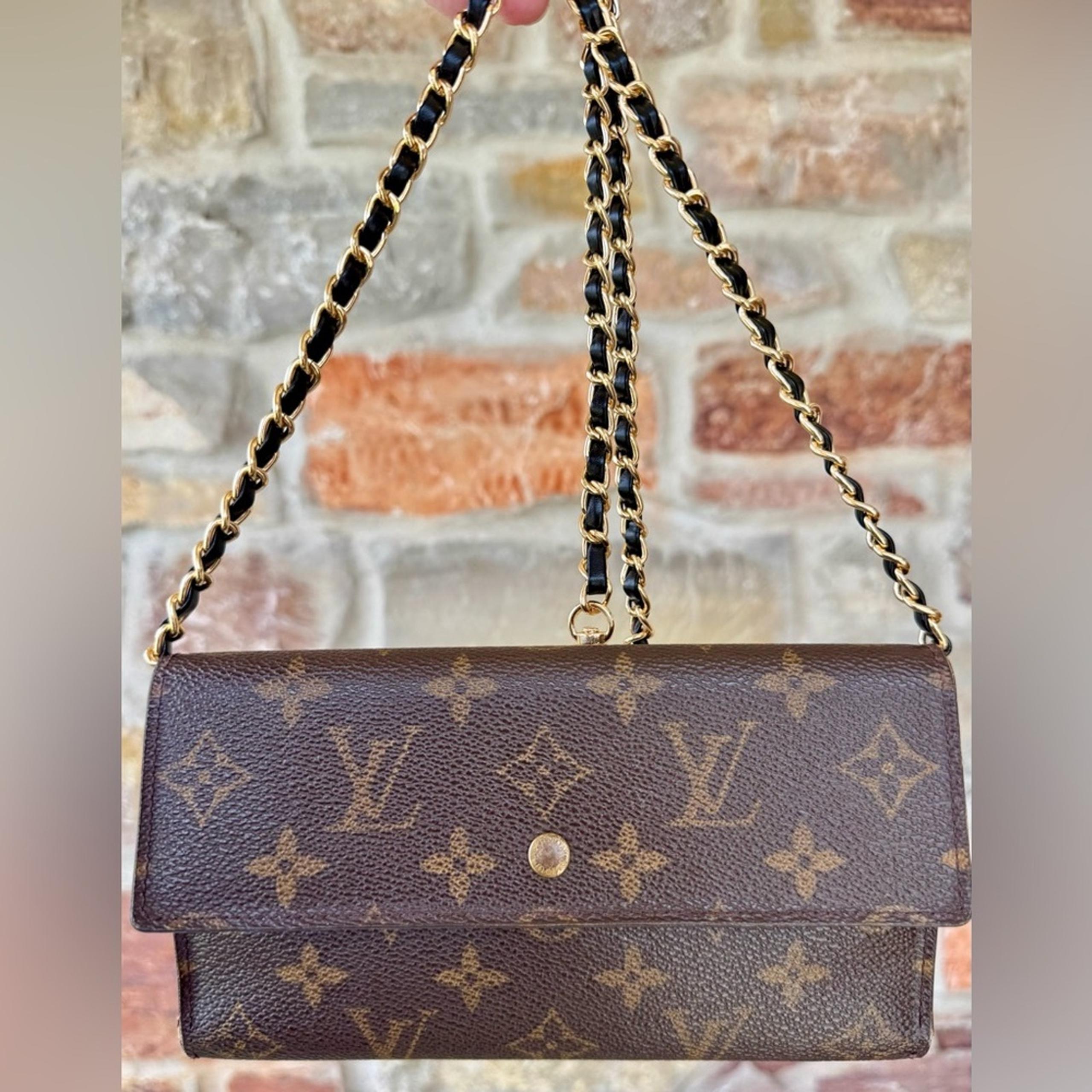 LOUIS VUITTON CROSSBODY CLUTCH WALLET