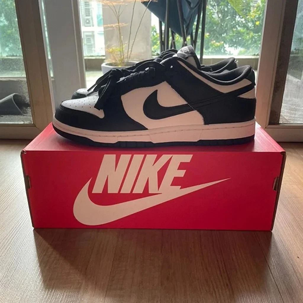 Nike Dunk Low Women size US 8 Panda Black Shoes
