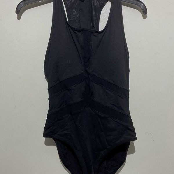 Bond-eye Wopmen's Black Sleeveless Racerback Mesh Padded Swimsuit Size Medium