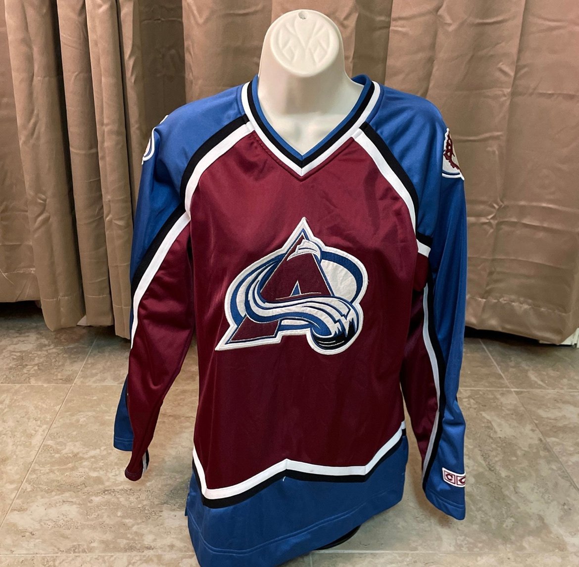 Woman’s fit avalanche jersey