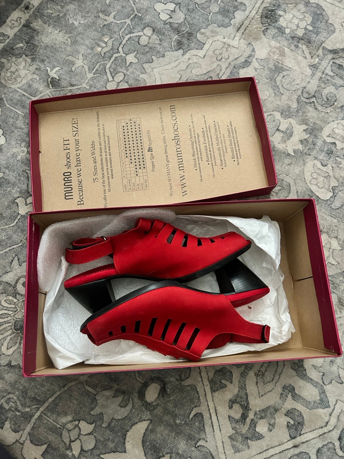 Munro American red shoes