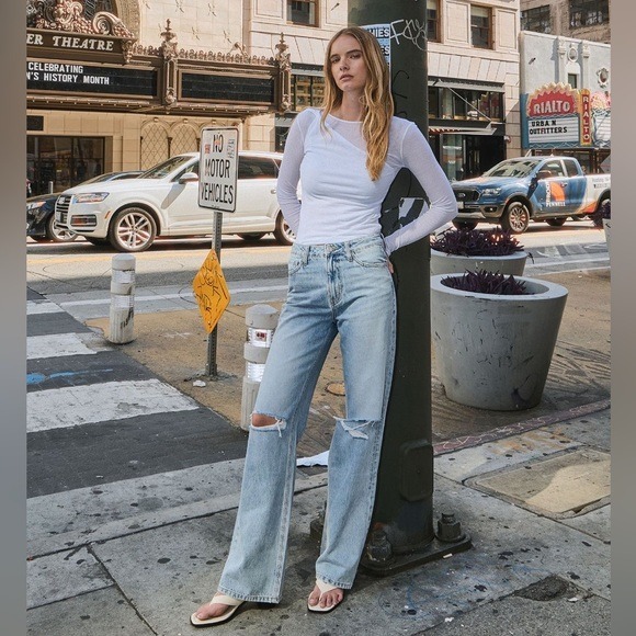 Vervet Los Angeles Denim Barely Worn Super High Rise 90's Vintage Flare Jeans 25
