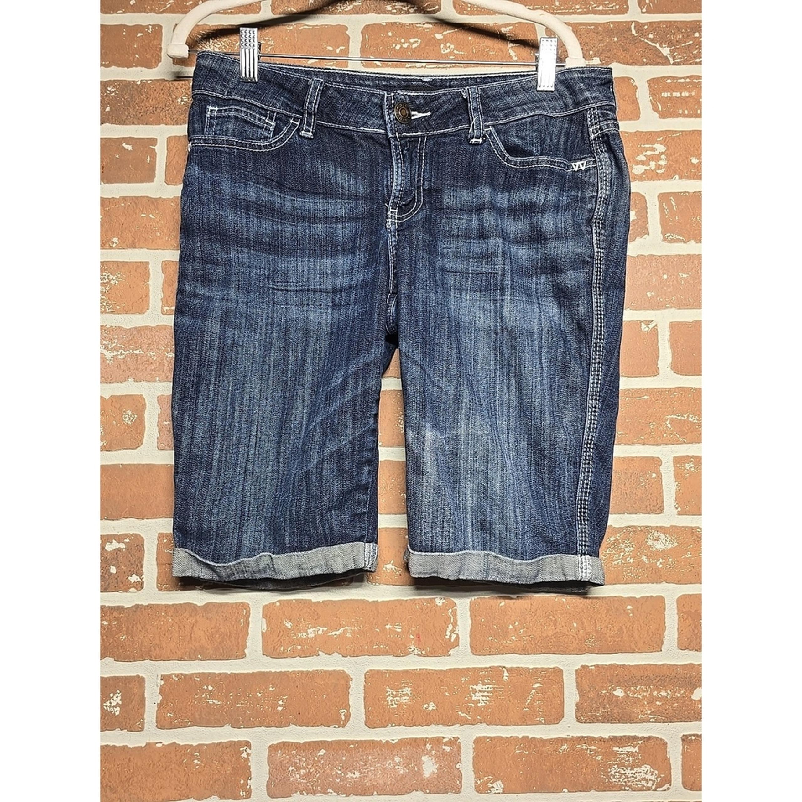 A.N.A. Women's Denim Jean Bermuda Shorts SZ 8 Super Stretchy, Pockets