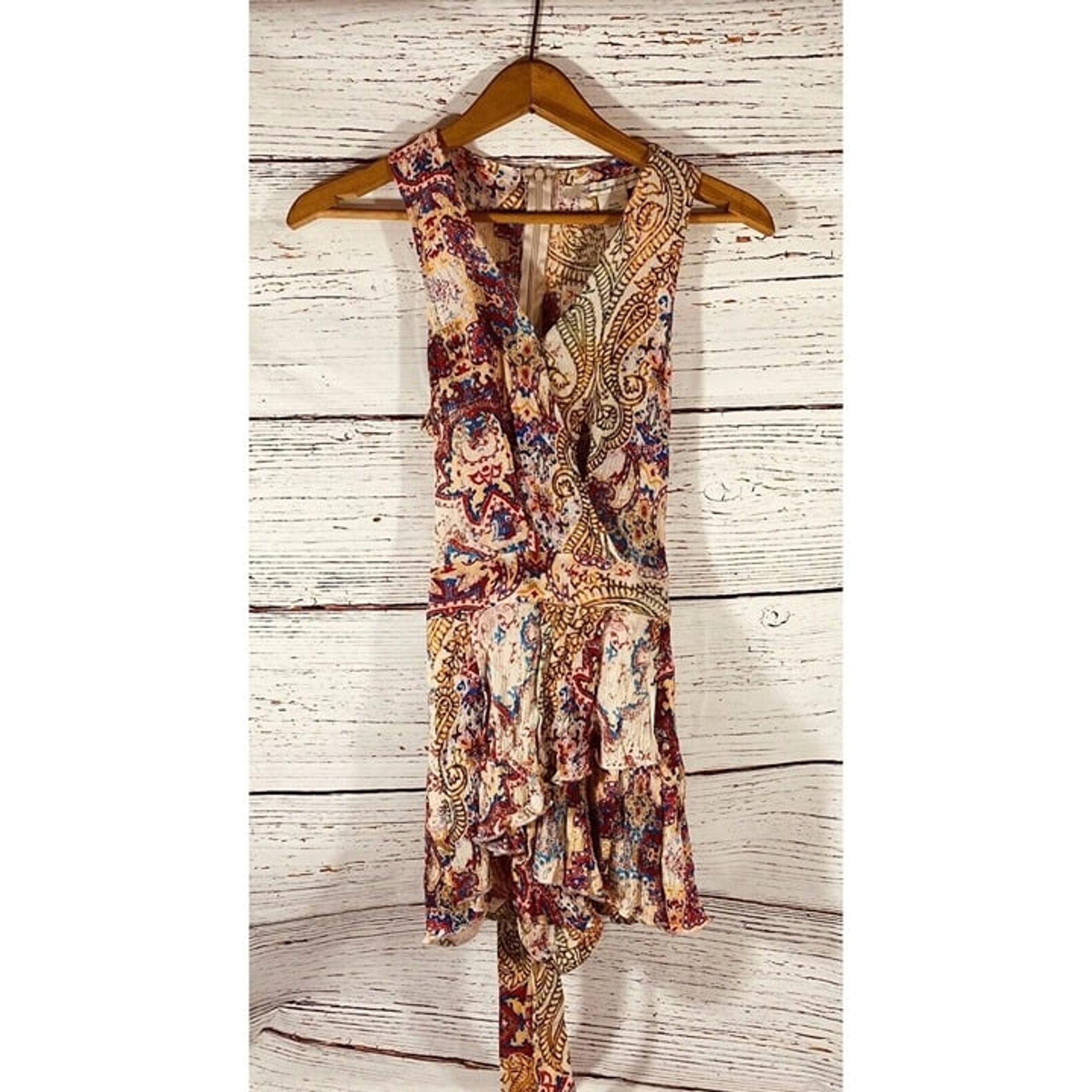 American Rag Cie Paisley Floral 1-Pc Short Romper Jumpsuit Jumper V Neck Size 5