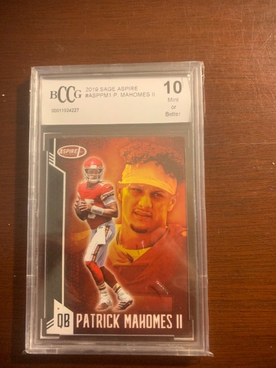 2019 SAGE ASPIRE Patrick Mahomes II BCCG 10, Mahomes Raw Cards, & Funko Pop LOT!