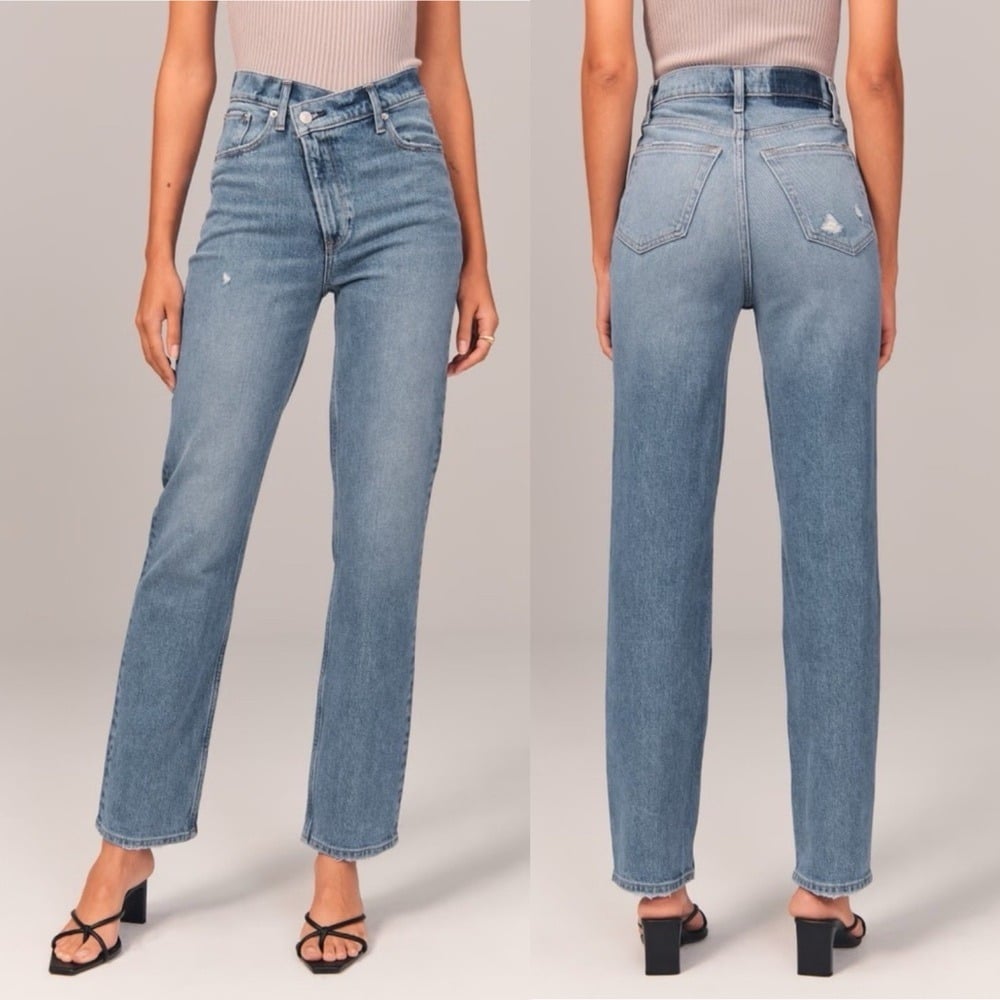 A&F 90's Straight Ultra High Rise 29 Short Criss Cross Medium Distressed Wash