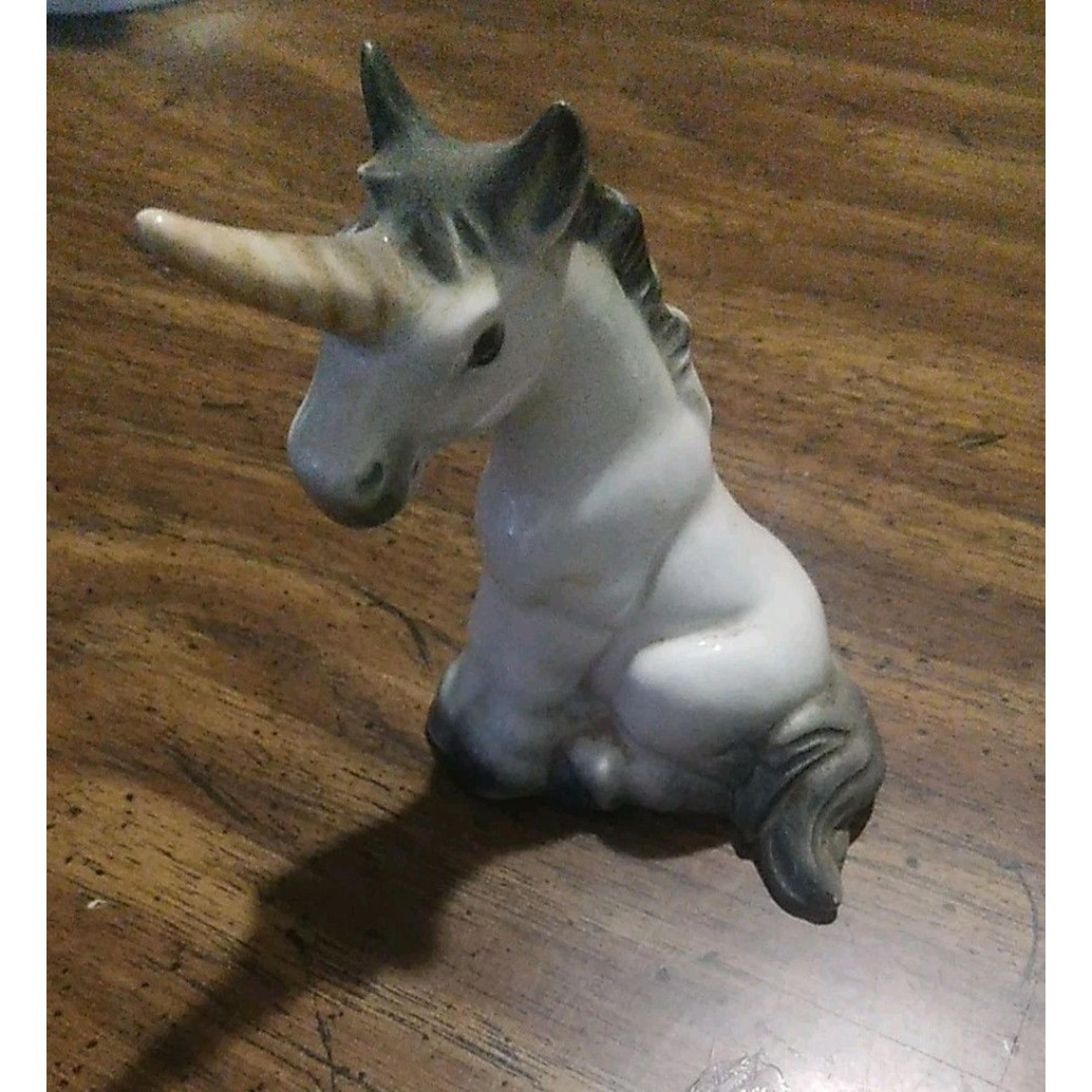 Vintage Goebel Porcelain Sitting Unicorn Figurine West Germany 3300209 MINTY 4"