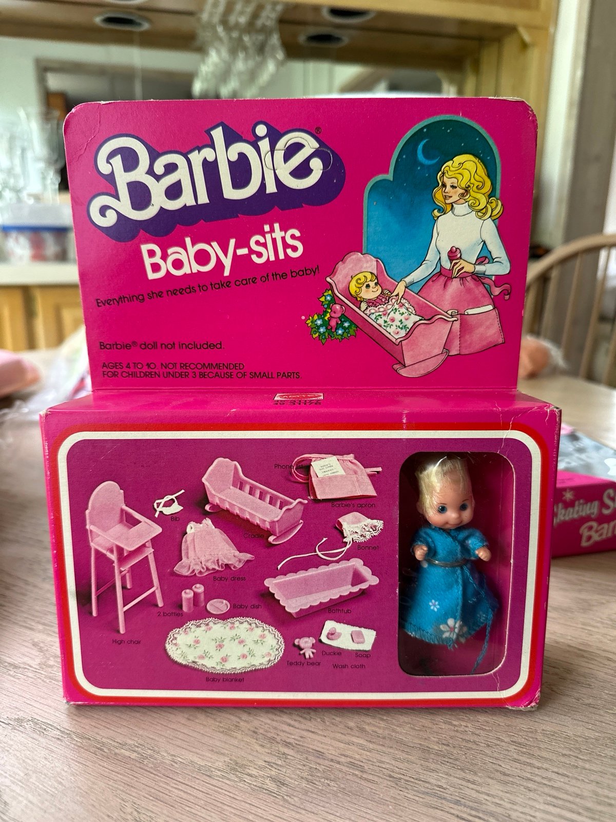 NEW! RARE! VINTAGE 1976 BARBIE BABY SITS SET BABY DOLL!