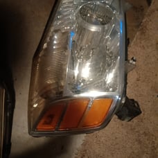 04-08 Nissan Titan/Armada Headlights