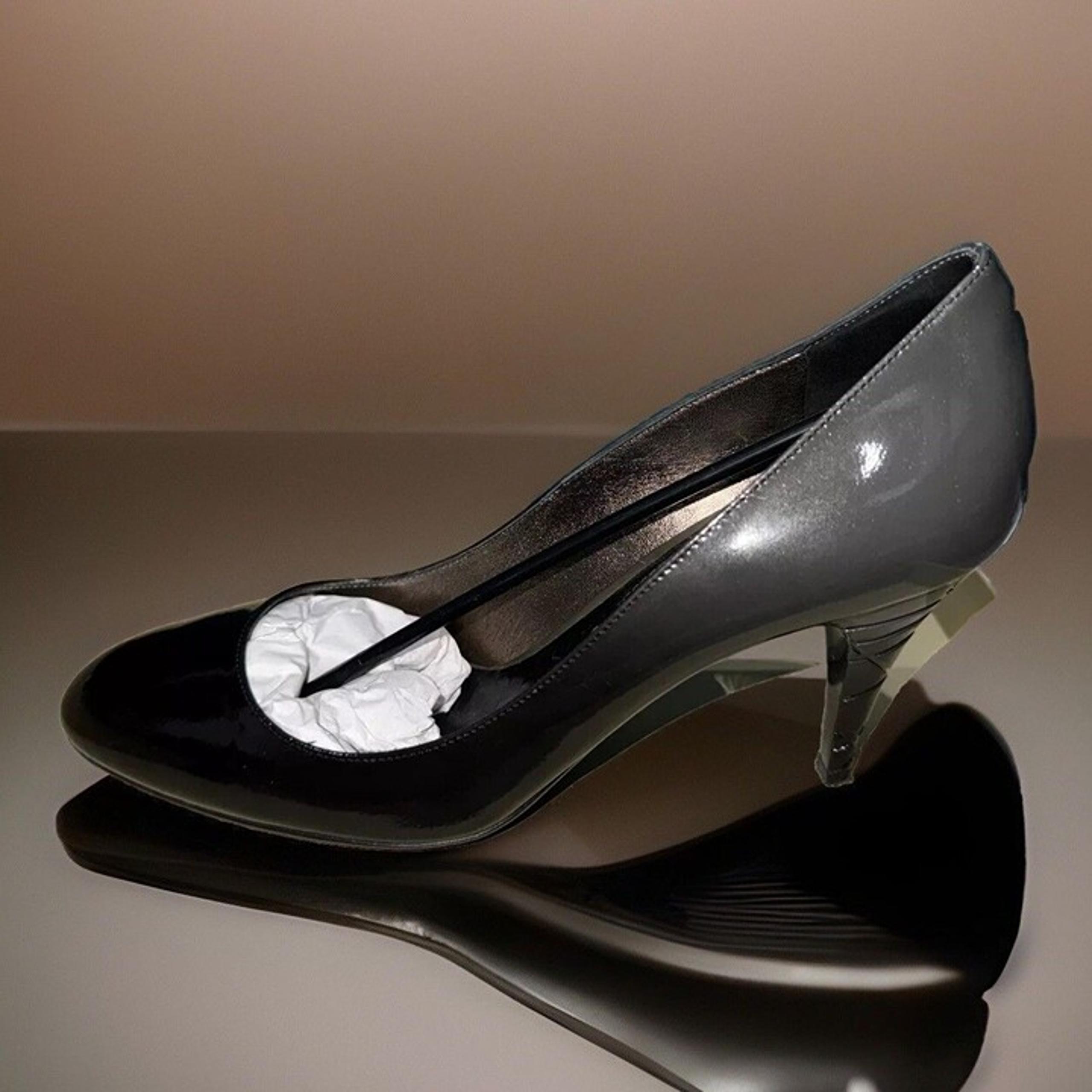 Burberry Black And Grey Patent Leather Heels-in Box With Dust Bag-Size 8
